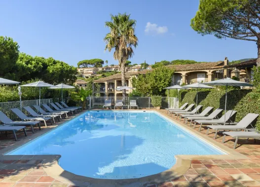 Piscine-Domaine-Le-Calidianus-Sainte-Maxime.jpg